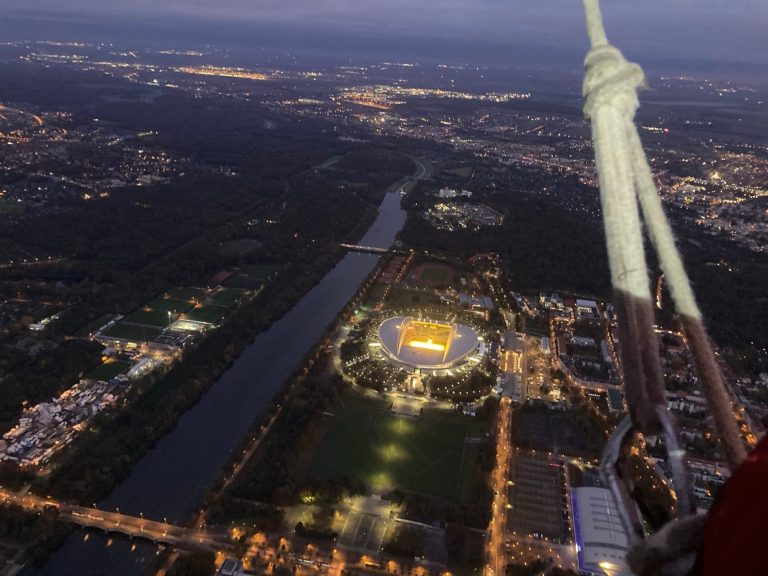 Nachtfahrt im Heißluftballon über Leipzig